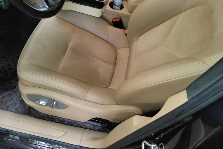 Used Porsche Macan 2017 Macan 2.0T Left Front Seat