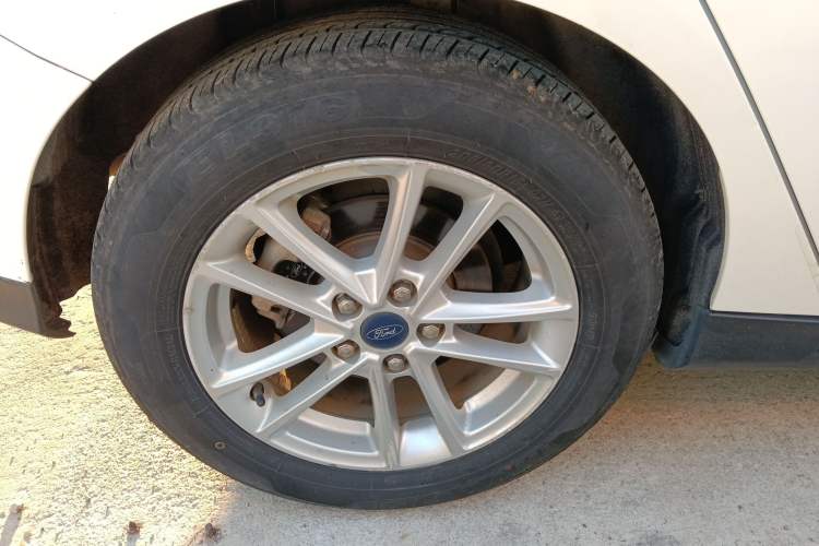 Used Ford Focus 2018 Hatchback Classic 1.6L Automatic Trendy SmartDrive Edition Right Rear Wheel Hub