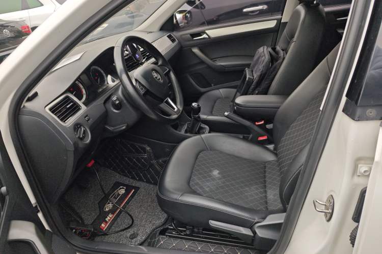 Used Skoda Rapid 2018 1.4L Manual Comfort Edition Left Front Seat