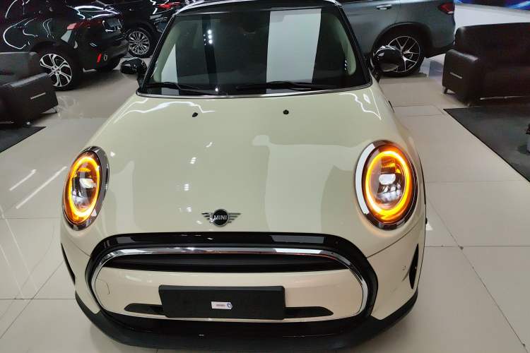 Used MINI MINI 2022 1.5T COOPER Artist
