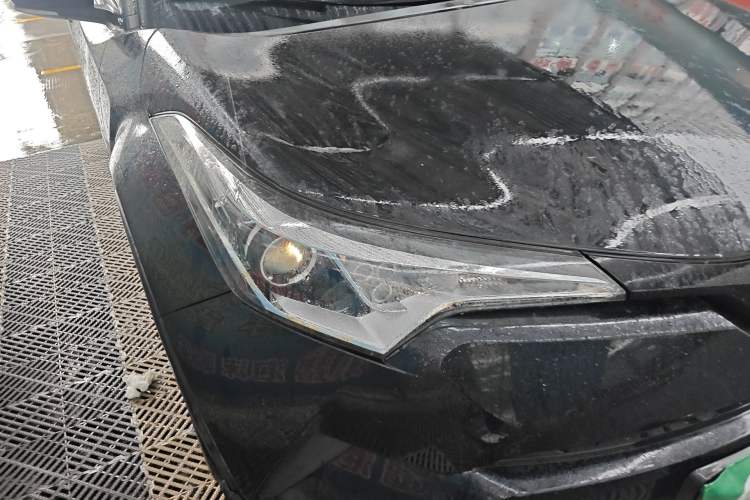 Used Toyota IZOA 2018 2.0L Yichi Version China VI Standard