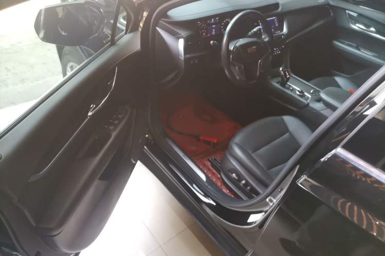 Used Cadillac XT5 2022 2.0T Two-Wheel Drive Luxury Version