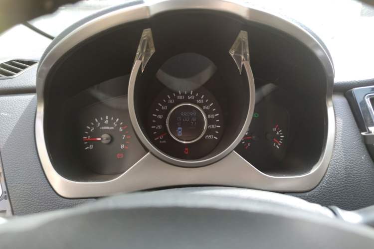 Used Huatai Santa Fe 2016 1.5T Gasoline Manual Two-Wheel Drive Smart Enjoyment i3 Model Instrument Cluster