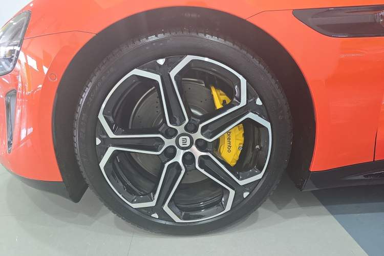 Used Xiaomi Auto SU7 2024 Four-Wheel Drive Ultra-Long Range Advanced Intelligent Driving Max Edition
