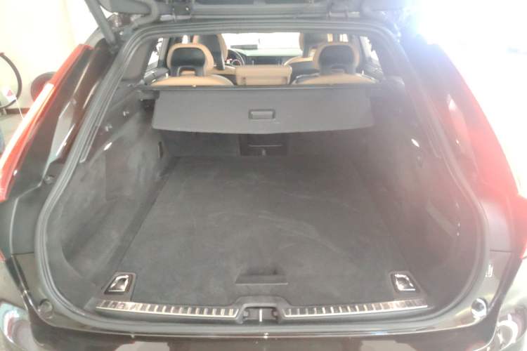 Used Volvo V90 2017 Cross Country T5 AWD Smart Range Edition Trunk