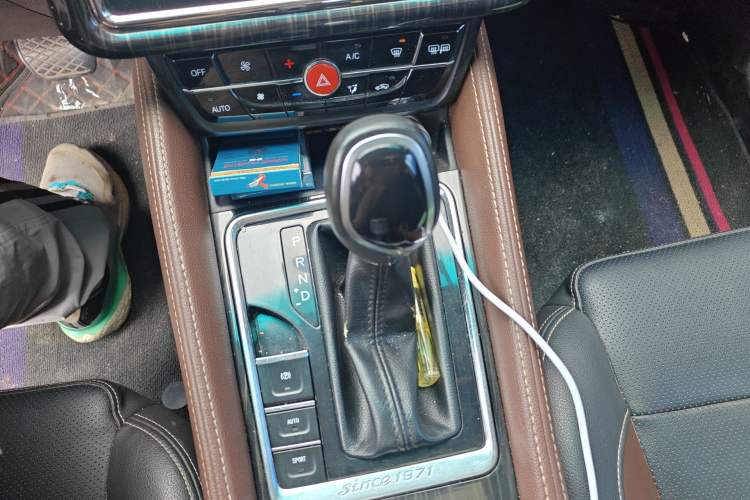 Used SWM X7 2017 1.5T Automatic Smart Enjoyment Version 7 Seats Gear Lever