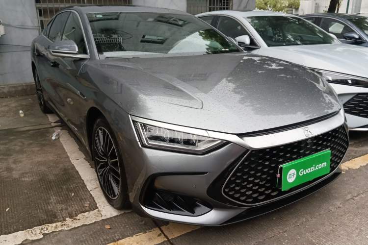 Used BYD Han 2024 DM-i Glory Edition 121KM Premium Model Front Right 45 Deg