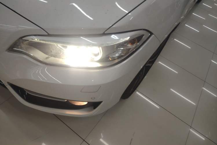 Used BMW 2 Series 2017 220i Convertible Coupe Leading Model
