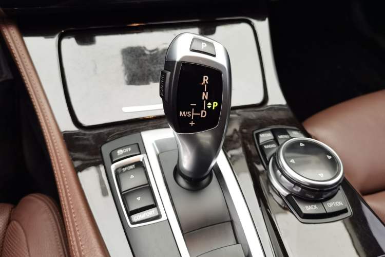 Used BMW 5 Series 2014 535Li Leading Model Gear Lever