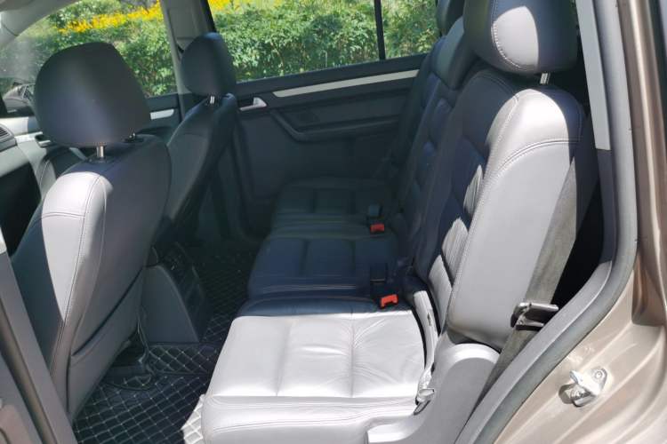 Used Volkswagen Touran 2015 1.4T DSG Comfort Edition 5 Seats