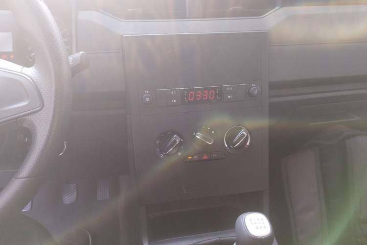 Used Wuling Hongguang PLUS 2019 1.5T Manual Standard Edition 5 Seats
