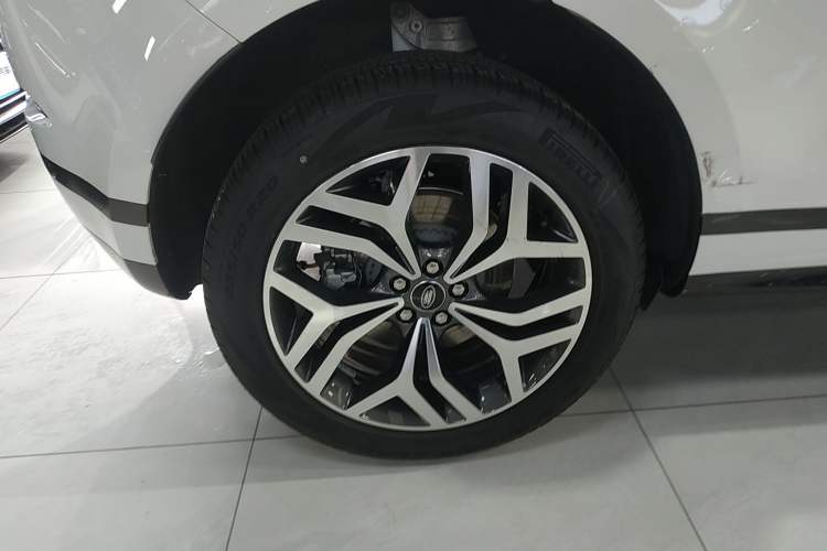 Used Land Rover Range Evoque 2021 Range Rover Velar 249 PS R-Dynamic HSE Luxury Edition
