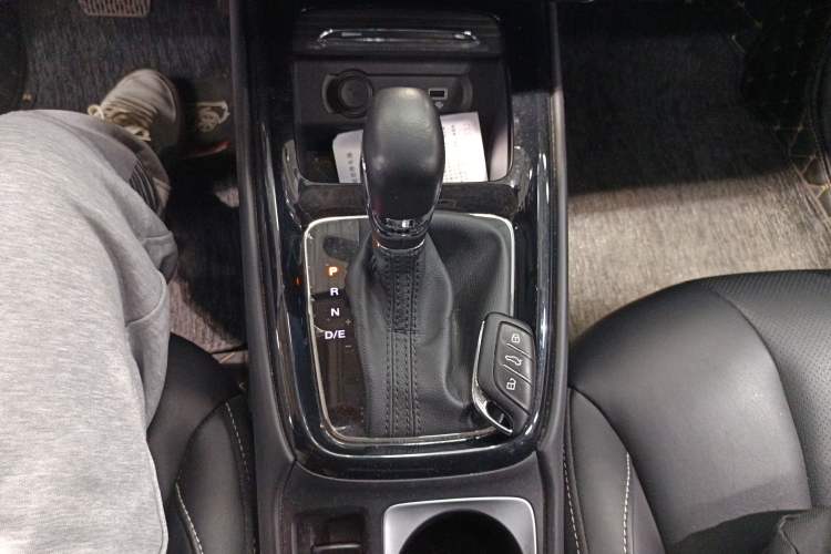 Used Roewe i5 2020 1.5L Automatic 4G Connect Luxury Flagship Edition
