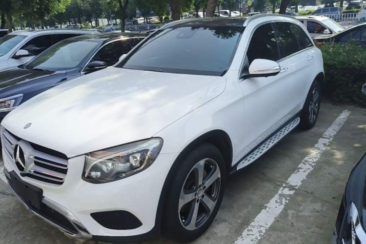 Used Mercedes-Benz GLC 2016 GLC 300 4MATIC Dynamic Model Front Left 45 Deg