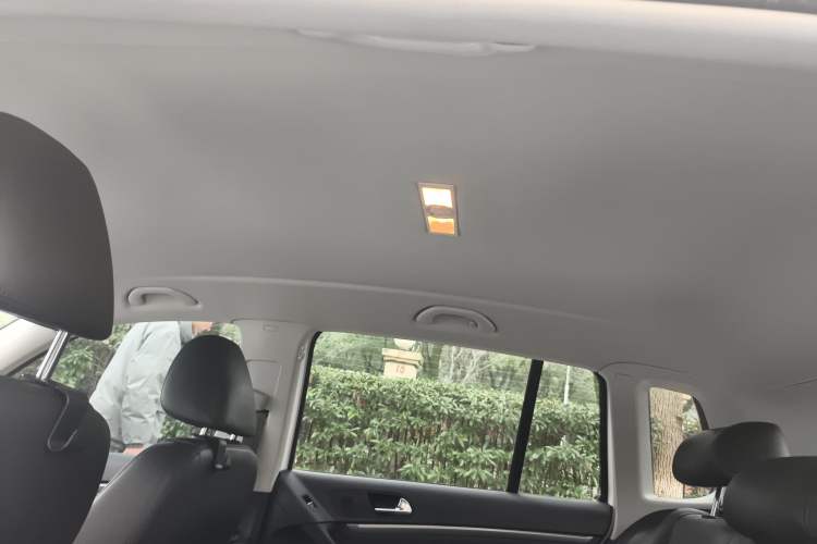 Used Volkswagen Tiguan 2013 1.8 TSI Automatic Two-Wheel Drive Comfort Edition Headliner