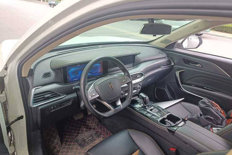 Used Bestune T77 2020 PRO 280 TID Automatic Prestige Model Center Console