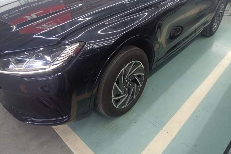 Used Lincoln Corsair 2024 1.5T Two-Wheel Drive Deluxe Hybrid Version Left Front Wheel Hub