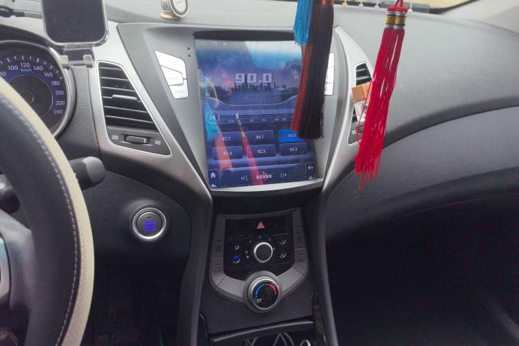 Used Hyundai Elantra (5th Generation / Langdong) 2015 1.6L Manual Leading Model
