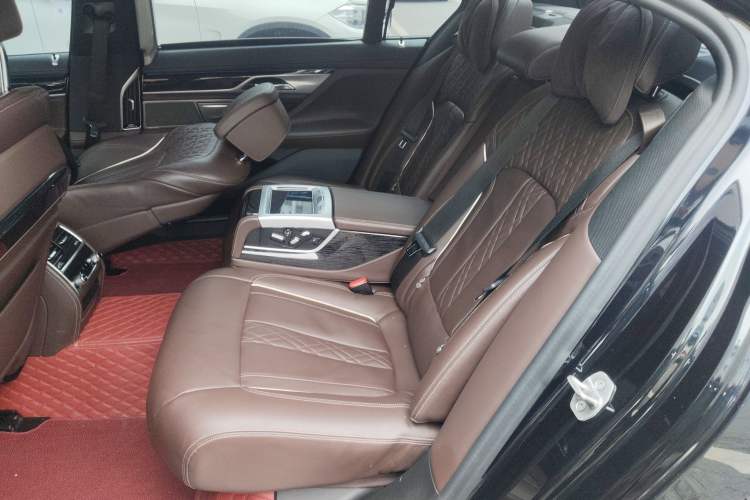 Used BMW 7 Series 2021 730Li M Sport Package Left Rear Seat