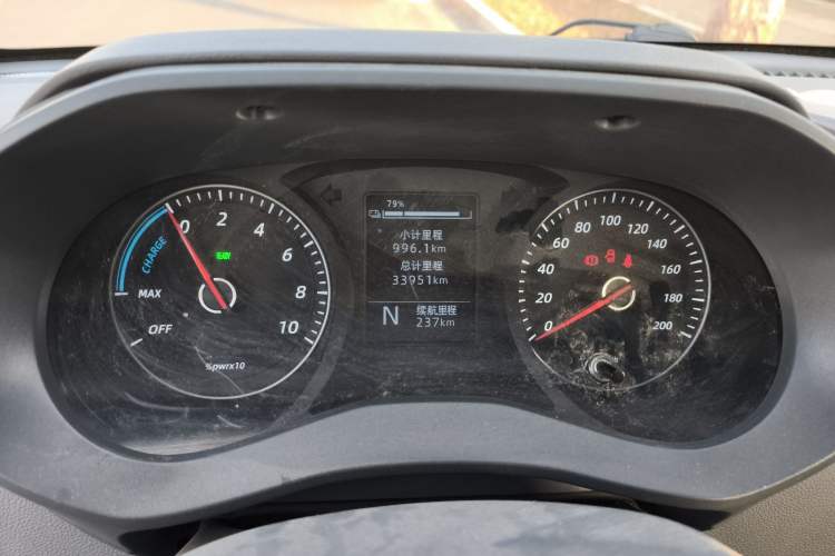 Used Wuling Yangguang 2024 300KM Comfort Version Passenger Van 75kW
