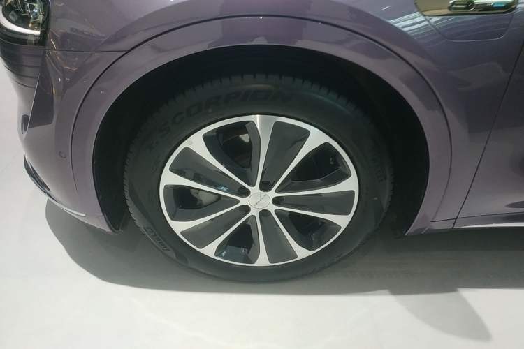 Used Hima Luxeed R7 2025 Range-Extended Version 251 km Max