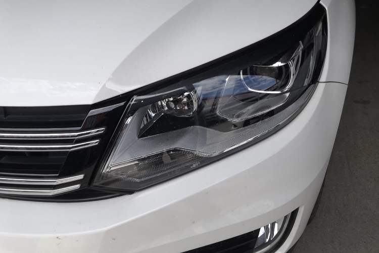 Used Volkswagen Tiguan 2015 1.8TSI Automatic Two-Wheel Drive Comfort Edition Left Front Headlight