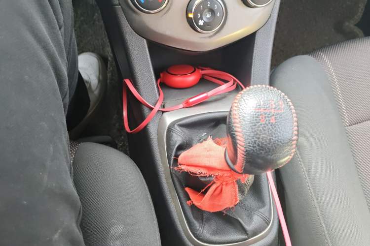 Used Chevrolet Aveo Sonic 2011 Hatchback 1.6L MT SX
