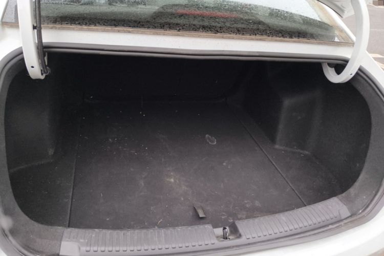 Used Roewe D6 2025 520km Luxury Edition Trunk