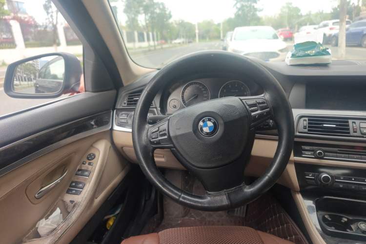 Used BMW 5 Series 2011 523Li Luxury Model Steering Wheel