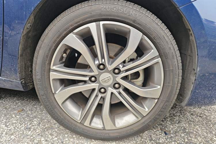 Used Geely Auto Emgrand GL 2018 1.4T DCT Flagship Edition Right Front Wheel Hub
