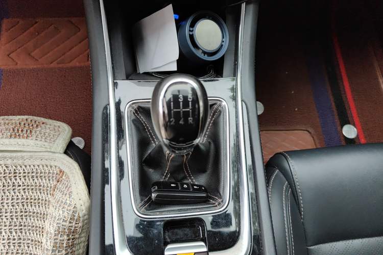 Used CHANGAN Eado 2018 1.6L GDI Manual Trendy Model China V Standard Gear Lever