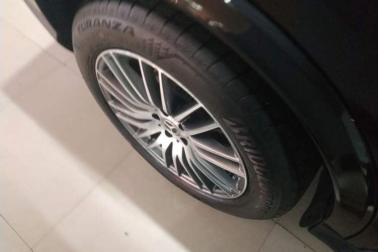 Used Mercedes-Benz GLC 2025 GLC 300 L 4MATIC Dynamic Model 5 Seats Right Rear Wheel Hub