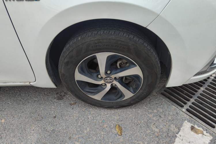 Used Toyota Levin 2017 Revised Dual-Engine 1.8H GS E-CVT Elite Sunroof Version China V Standard Right Front Wheel Hub