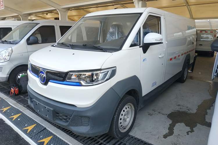 Used Foton Intelligent Blue Elf E7 2024 All-Electric Van Flat Roof 2 Seats CATL 46.36 kWh