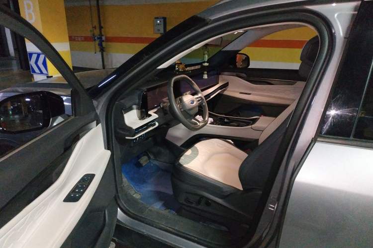 Used Ford Edge 2023 Ford Explorer L 2.0T EcoBoost Two-Wheel Drive 7-Seater Luxury Model
