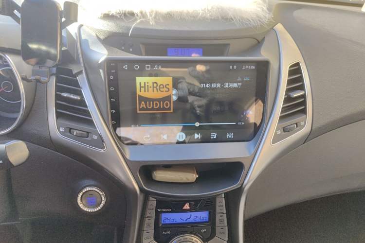 Used Hyundai Elantra (5th Generation / Langdong) 2012 1.6L Automatic Prestige Model Audio And AC Panel