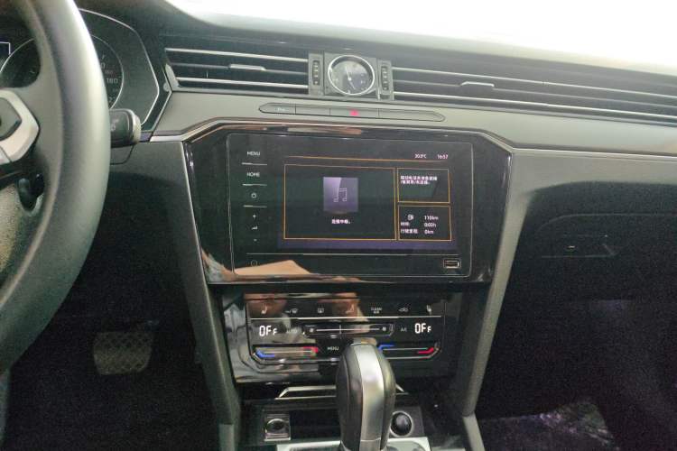 Used Volkswagen Magotan 2020 330TSI DSG Leading Model Audio And AC Panel