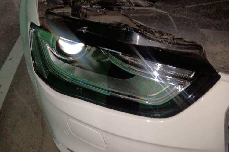 Used Audi A4L 2013 35 TFSI Automatic Standard Model Right Front Headlight