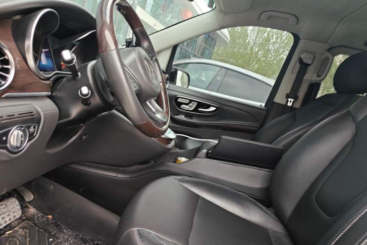 Used Mercedes-Benz V-Class 2021 V 260 Avantgarde Edition