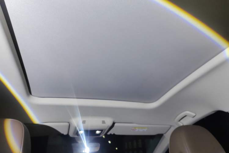 Used Volkswagen Viloran 2024 380TSI Premium Edition
