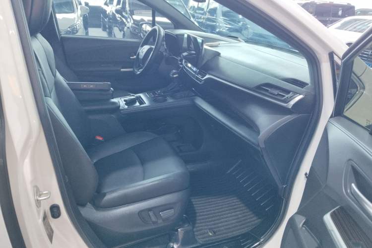 Used Toyota Granvia 2024 2.5L Hybrid Prestige PLUS Four-Wheel Drive Version Right Front Seat