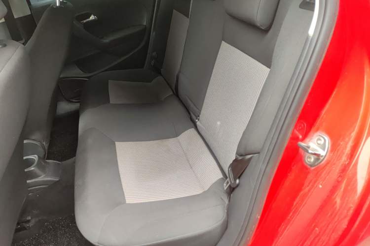 Used Volkswagen Polo 2016 1.4L Manual Fashion Model
