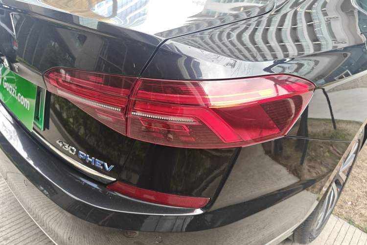 Used Volkswagen Passat New Energy 2020 430 PHEV Hybrid Luxury Edition China VI Standard Right Rear Taillight