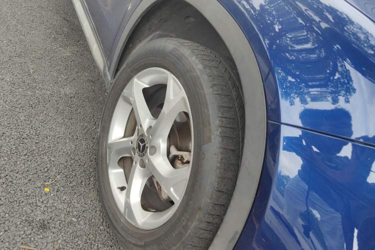 Used Mercedes-Benz GLA 2017 GLA 200 Sport Edition Right Front Wheel Hub