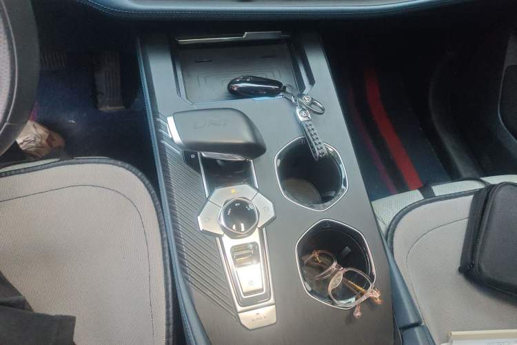 Used CHANGAN UNI-K iDD 2023 Smart Electric iDD 1.5T 135km Smart Leading Model Gear Lever