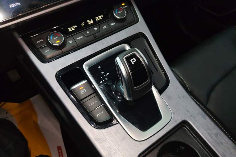 Used Geely Auto Emgrand X7 Sport 2021 Million Edition 1.8TD DCT Two-Wheel Drive Comfort Model
