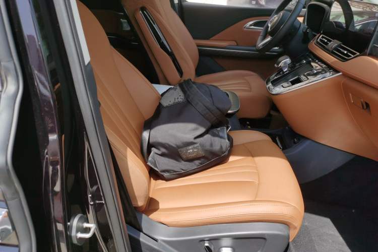 Used Hongqi HQ9 PHEV 2024 2.0T Four-Wheel Drive Business Edition