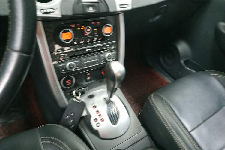 Used Renault Koleos 2014 Revised Version 2.0L Two-Wheel Drive Fashion Edition
