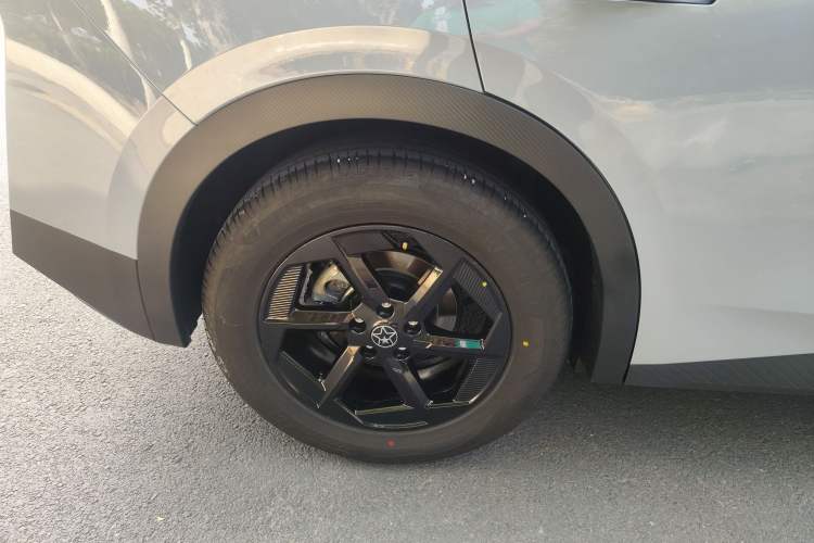 Used Venucia VX6 2025 Large Flat-Layout 520 Pro