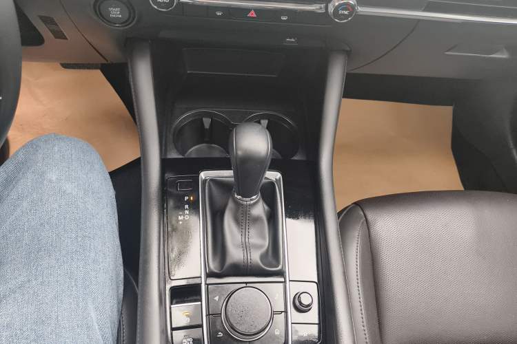 Used Mazda 3 Axela 2021 2.0L Automatic Zhiyao Edition Gear Lever